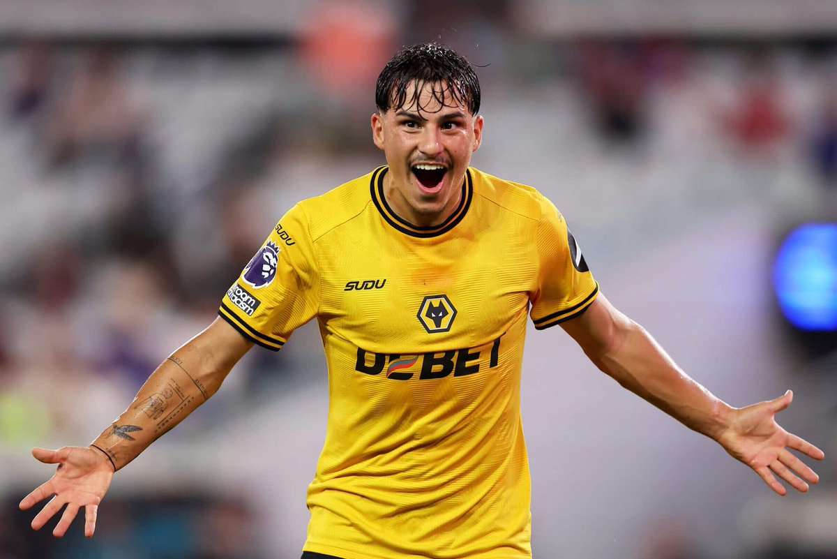 Wolfpackwwfc's tweet image. 🚨 FC Porto are considering making a move for Rodrigo Gomes 🇵🇹 

Porto want to understand the conditions of a potential deal 

[ @sebsousapinto 🥈] #wwfc #wolves