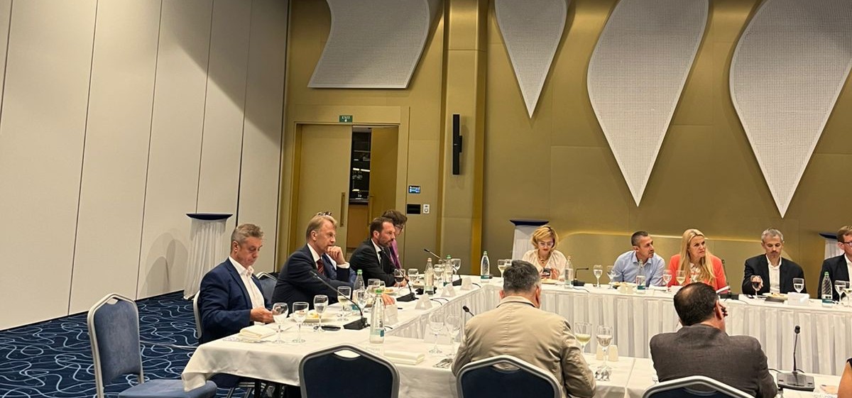 KCA is civil society in action. Last night we held a special edition of our “Dinner Talks” series where we discussed #Kosovo’s Euro-Atlantic future with senior political party representatives and diplomats.