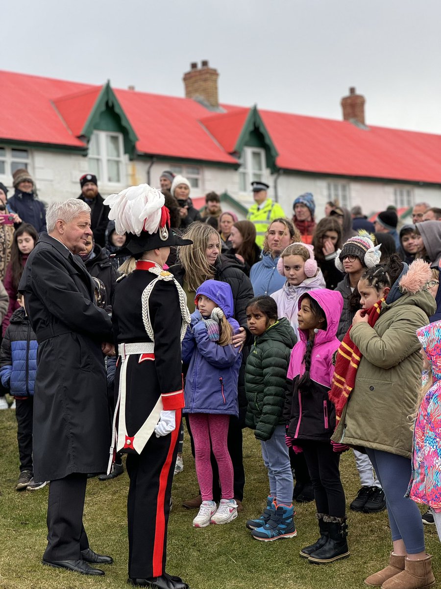GHFalklands's tweet image. Today we wish Her Excellency Alison Blake CMG farewell after 3 years serving as the Governor of the #Falklands. 🇬🇧🇫🇰
Members of the community gathered to wish goodbye to the Governor at a farewell parade which included the handing back of the sword, a gun salute & flypast.