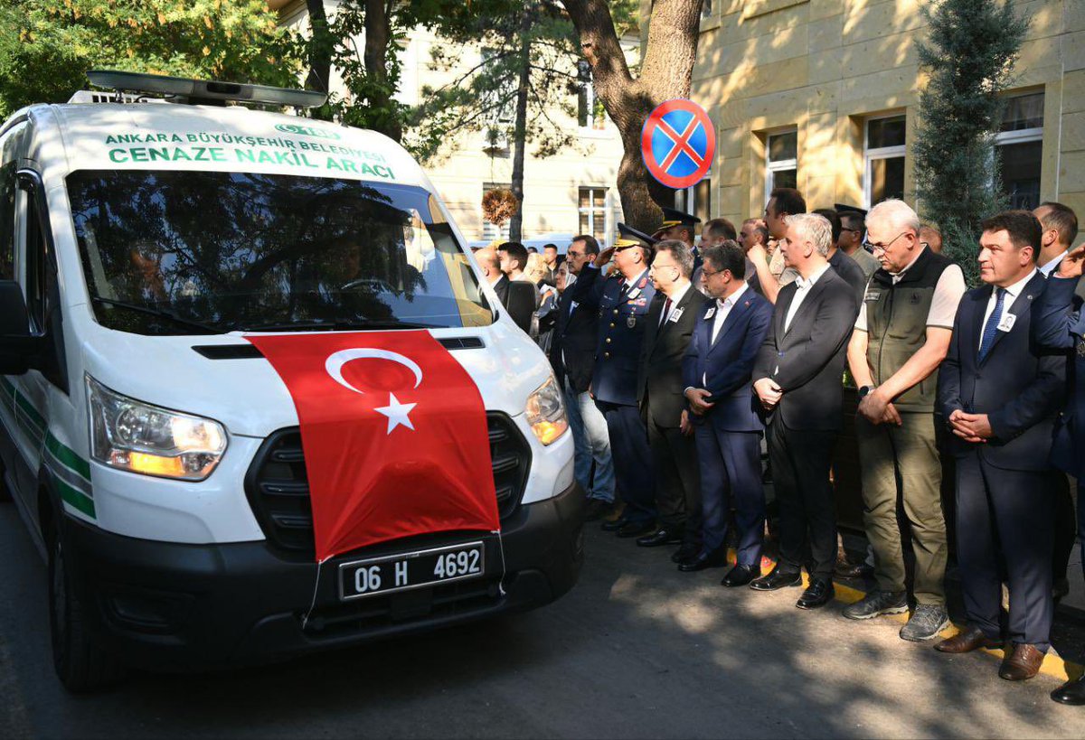 Yeşil Vatan’ımızı yangınlardan canları pahasına korurken şehit olan kardeşlerim Eyüp Dereli ve Tolunay Kocaman’ı rahmet ve minnetle ebediyete uğurladık. 

Şehitlerimize Allah'tan rahmet niyaz eder; kıymetli ailelerine ve teşkilatımıza başsağlığı dilerim.
