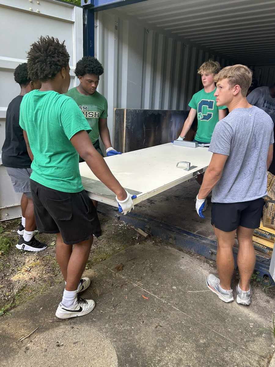 CathedralFBall's tweet image. ☘️🏈 helping out around campus!