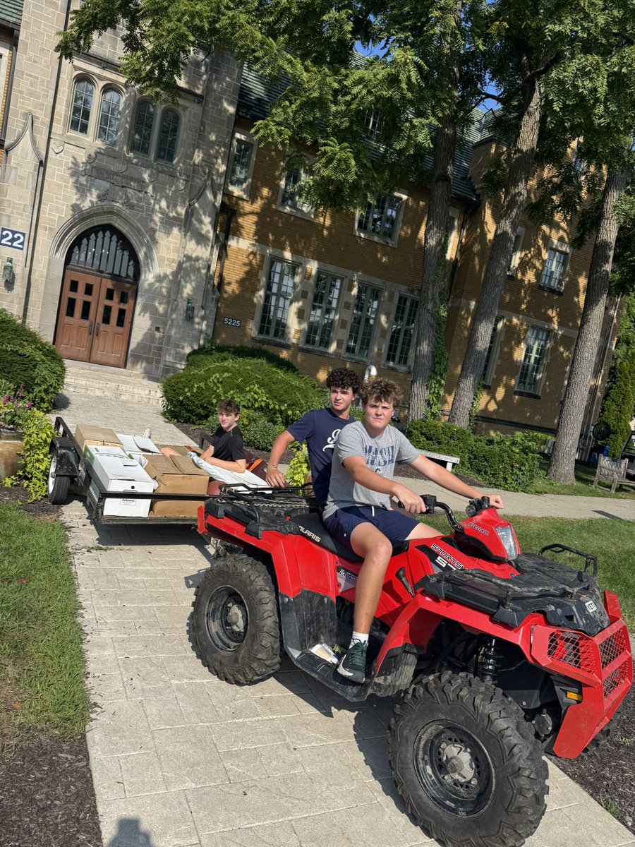 CathedralFBall's tweet image. ☘️🏈 helping out around campus!