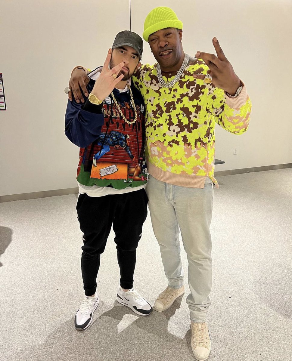 sshadysupport's tweet image. Eminem and Busta Rhymes backstage at The Super Bowl Halftime show on February 13, 2022.
The 2022 show is honestly in my top 5 Super Bowl halftime shows, but it’s definitely not number one, that would just be unrealistic for me to say, sorry 😅