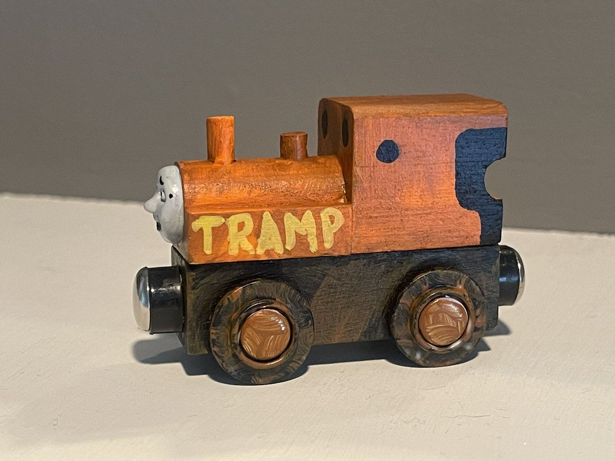 HTJTMattTTTE's tweet image. Silver got turned into Tramp by a magical wizard. Moral of the story: don’t mess with magical wizards.
If anyone has the magazine No. 263 story “The Magic Spell” I’m dying to read the actual thing. All hail the magazine glup shittos.
#HTJTCustoms