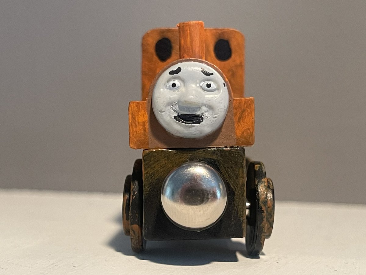 HTJTMattTTTE's tweet image. Silver got turned into Tramp by a magical wizard. Moral of the story: don’t mess with magical wizards.
If anyone has the magazine No. 263 story “The Magic Spell” I’m dying to read the actual thing. All hail the magazine glup shittos.
#HTJTCustoms