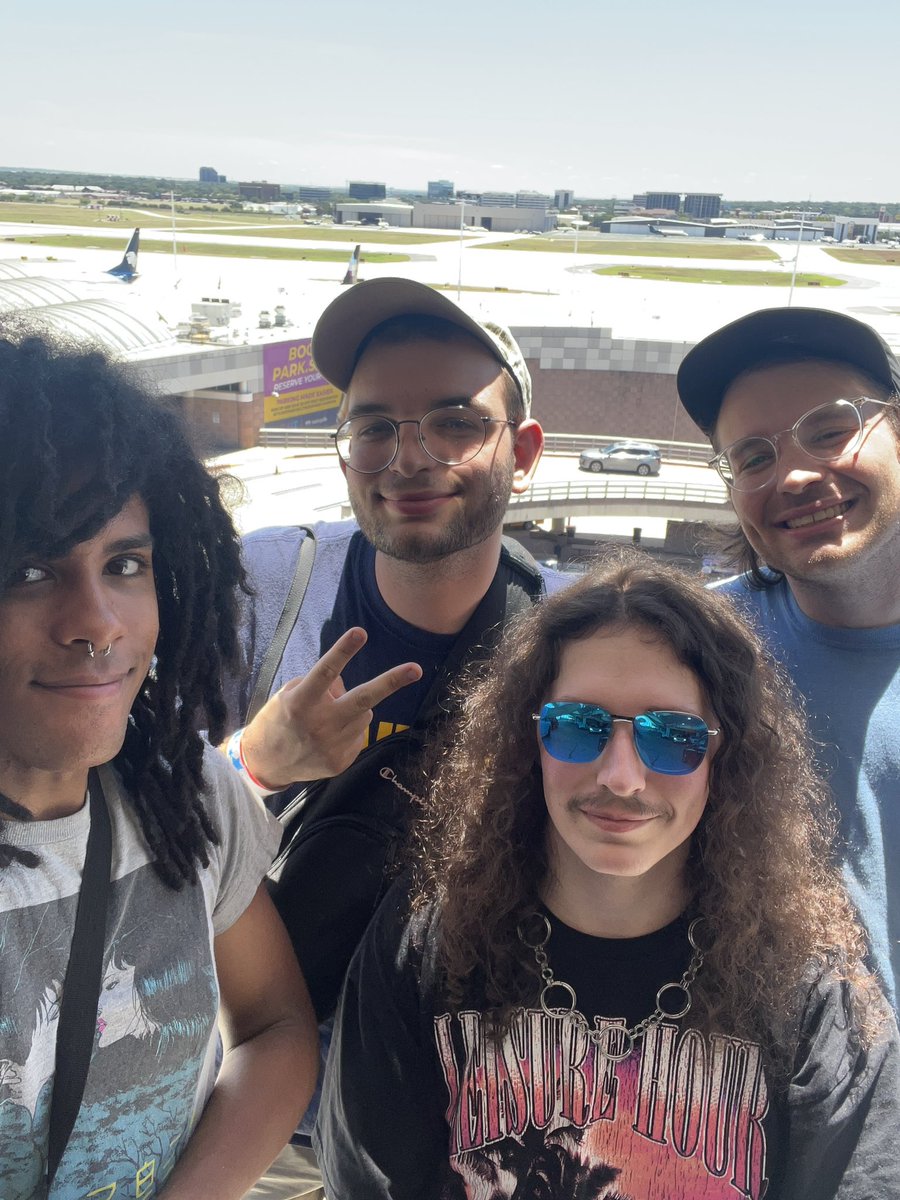 arcadia_grey's tweet image. Tonight we are rocking in Houston!!! So stoked to be ripping these gigs with @DaisyheadTN @thebandbouquet @heaving_band
Doors at 5:30 music at 6!!! See you tonight!!!
