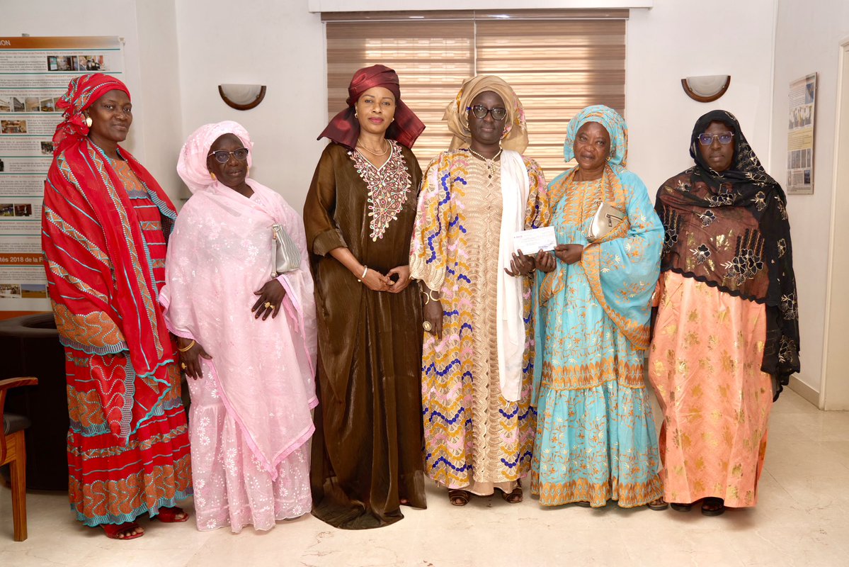 FSonatel's tweet image. La Fondation Sonatel vient en appui à l’Association des Femmes de la cité Comico 2 à Guédiawaye, concernant le projet aquacole mis en place par le Ministère des Forces Armées.
Ce soutien permettra l’aménagement de 4 bassins de pisciculture, 6 tables de maraîchage et le lancement…