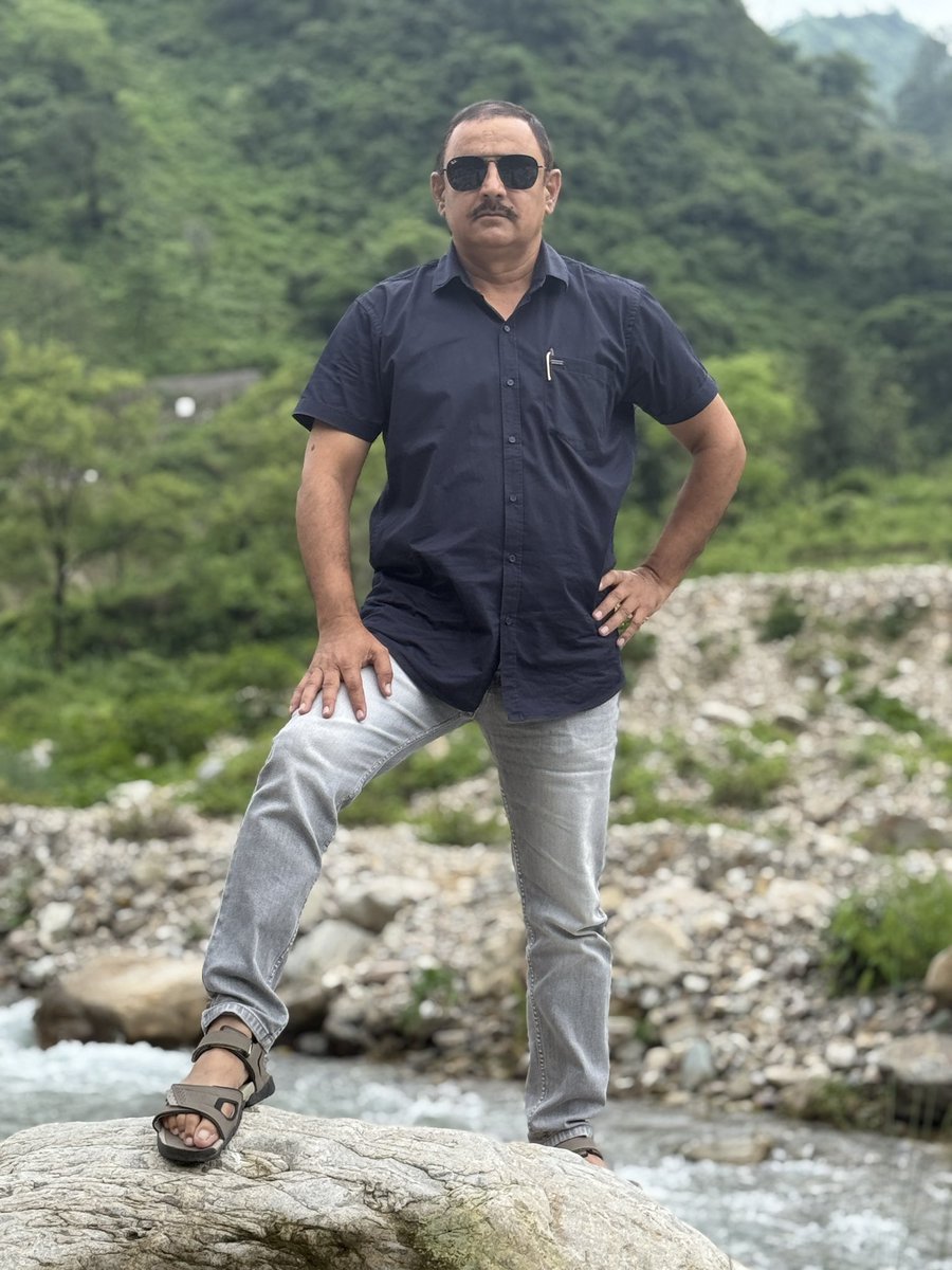 AjitSinghRathi's tweet image. हटकर चले वो हमसे, जिन्हें सर अजीज हो
हम सिरफिरों के साथ तो बस सिरफिरा चले
Photo credit : @ankitsharmauk