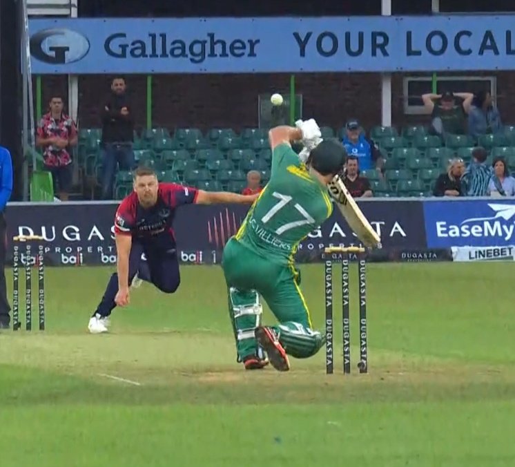 imkevin149's tweet image. Just AB de villiers things 🐐