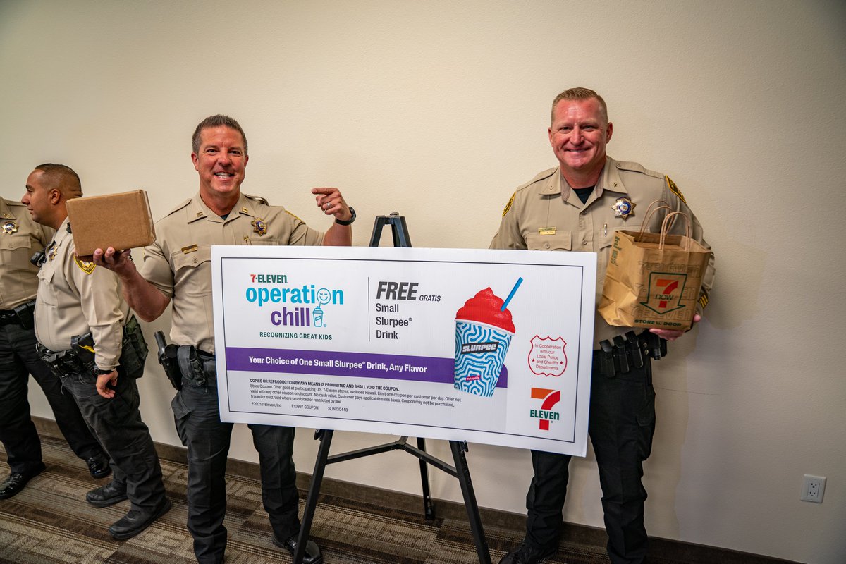 LVMPD's tweet image. Operation Chill 🥶
The LVMPD teamed up with @7eleven to kick off this year's Operation Chill! 7-Eleven is providing our officers 26,000 free Slurpee® coupons to be distributed to kids in the community who are observed doing good deeds or making positive choices, such as wearing…