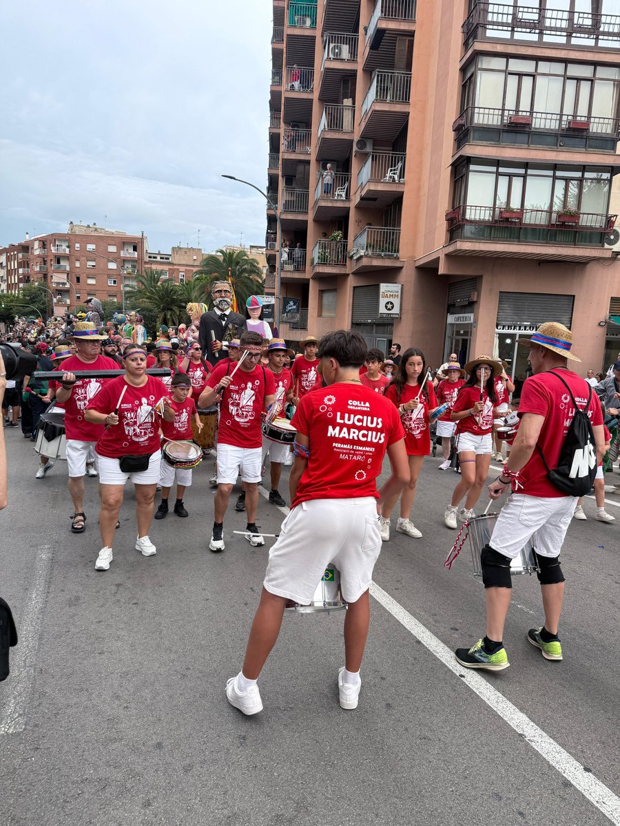 ercmataro's tweet image. A la #Gegantada, els gegants omplen els carrers de Mataró de colors i balls.

Una jornada a les portes de #Santes2025 que demostren la riquesa cultural de Mataró.

💛 Gràcies a les colles i a tothom qui fa possible una tradició tant bonica!