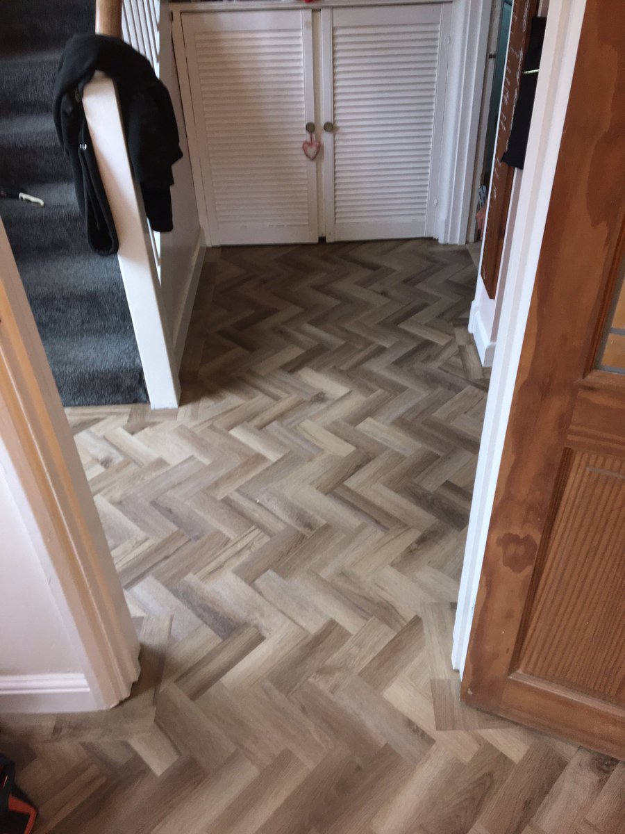 mjcfl00ring's tweet photo. @Polyflorltd Colonia parquet LVT on @FBallUK smoothing compound & adhesive
https://t.co/OHO5Erptew
#norwich #flooring #norwichflooring #norwichflooringcontractor #polyflor #teamfball https://t.co/WcwV3pyK5B