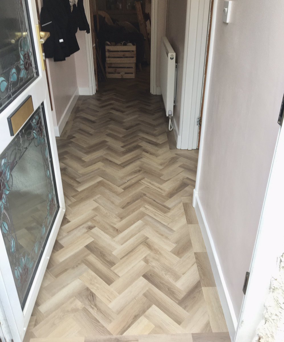 mjcfl00ring's tweet photo. @Polyflorltd Colonia parquet LVT on @FBallUK smoothing compound & adhesive
https://t.co/OHO5Erptew
#norwich #flooring #norwichflooring #norwichflooringcontractor #polyflor #teamfball https://t.co/WcwV3pyK5B