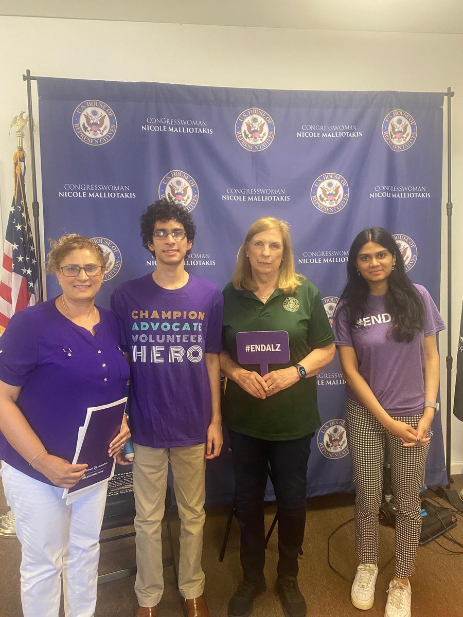 Thank you to everyone who stopped by the booth and signed—your voice matters. Together, we fight to  #ENDALZ 💜
<a href="/RepNicole/">Office of Rep. Nicole Malliotakis</a>
#ENDALZ#StatenIsland #AlzheimersAwareness