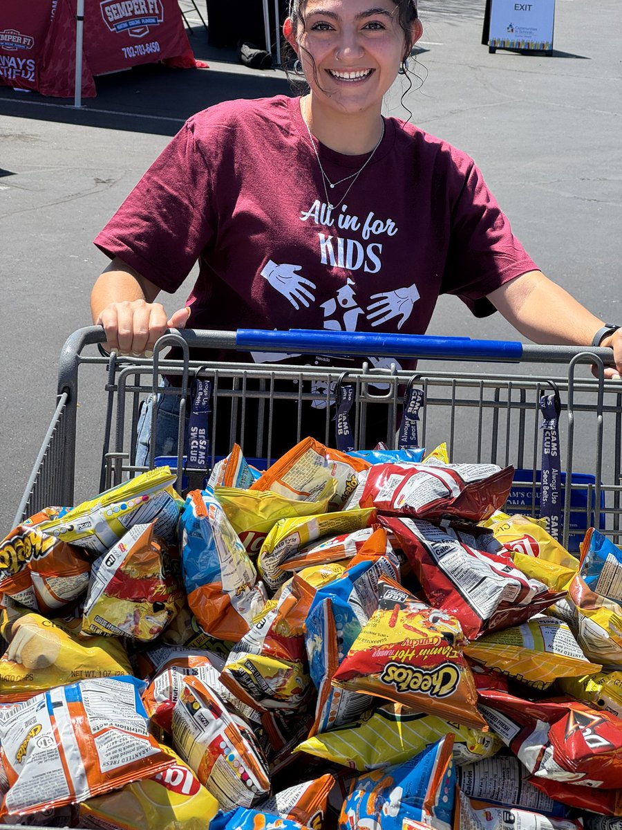 ClayBakerRadio's tweet image. Please Donate school supplies at @SamsClub on 215 and S. Rainbow for the Annual “Fill The Bus” drive for @CIS_Nevada and all the students in Clark County!
Register to win prizes at our @RNR920AM booth, we’re here until 3p