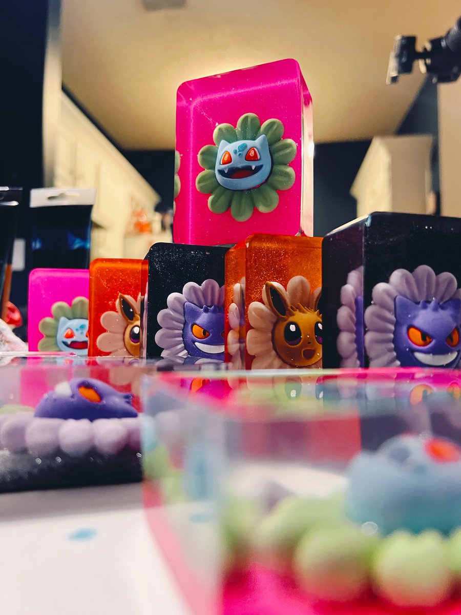 hiltonvision's tweet image. Which one you got? 🌸

Hand painted ✅
3D Sculpted by Me ✅
Encased in Epoxy Resin ✅

Drops tomorrow 5 pm EST