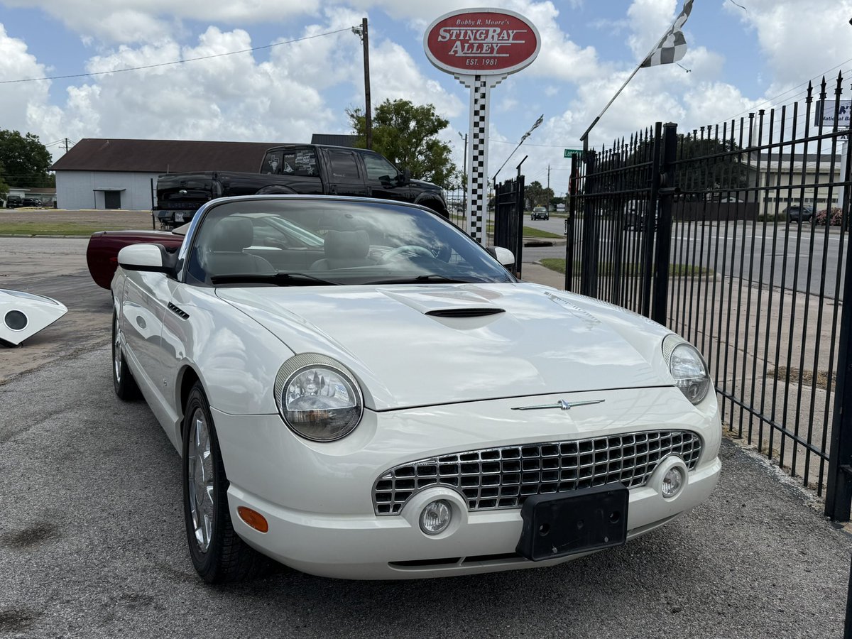 corvetteplace's tweet photo. 2003 Ford Thunderbird Convertible 
50k Miles with Removable Hardtop 

This Ford Thunderbird combines elegance with comfort in this throwback retro Looking car. Now this car has three different looks, you can leave the hardtop on the vehicle to give it that retro Looking fee or pop it off and you have the soft top convertible, which can leave up or down depending on how you feel now what other car can you do that in besides a Ford Thunderbird.

Pictures & Info Here: https://t.co/IX1FUSHh5f

￼We do offer financing so if you need financing options, go to our website go apply online down payment starting as low as $0 dollars with good credit. 

If you have any questions, feel free to reach out to us via messenger or give us a call. 
Price: 14,995 

STINGRAY ALLEY 
361-992–1104
4354 S. Staples, Corpus Christi, TX 78411
https://t.co/b9EP9x72wG