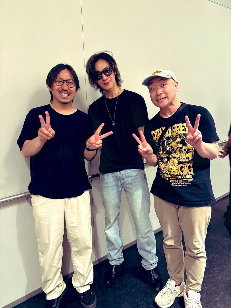 DIR EN GREY
10年ぶりの群馬公演(おれの記憶調べ)
僕らも何度も立ったステージに
DIR EN GREYがいて
なんとも感慨深く
かつ距離近くて
興奮しっぱなしでした
セットリストえぐすぎ
新曲やばすぎ
これを機にまた頑張ろう
そうだ頑張ろう

#DIRENGREY