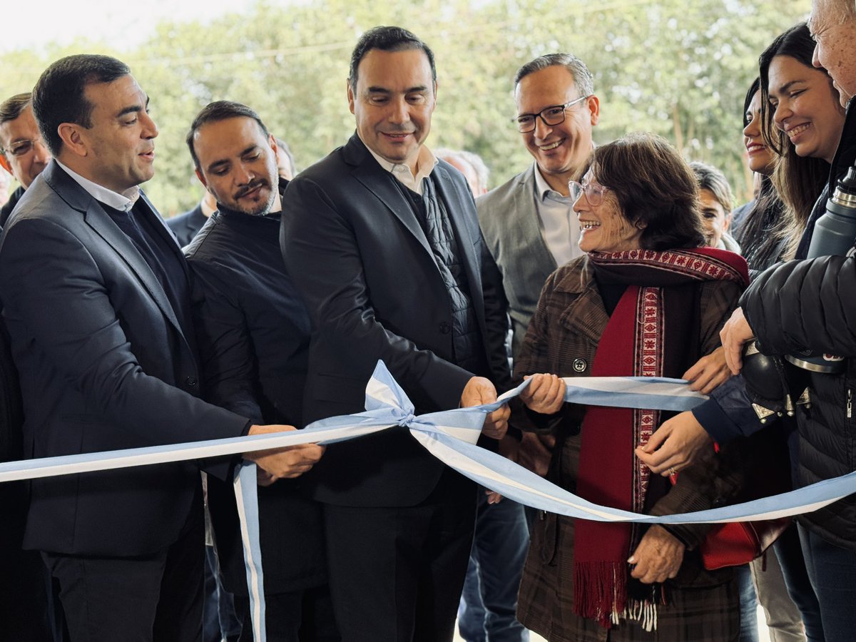 alfrevallejosok's tweet image. ¡En Santo Tomé la seguridad avanza! 👮♀️🙌
Ya está en funcionamiento la nueva Comisaría Tercera, un espacio renovado para fortalecer el cuidado de nuestra gente.
Más infraestructura, más presencia policial y un compromiso firme con cada correntino. 💪