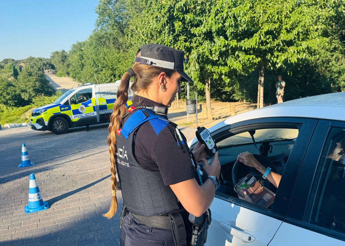 Realizamos controles preventivos de seguridad y de detección de drogas y alcohol en los conductores. 
Si nos ves haciendo un 🚧🚔🚧🚔control:
👉 Modera tu velocidad.
👉 Sigue las instrucciones de nuestros #Agentes. 👮👮‍♀️
#Boadilla #BoadilladelMonte