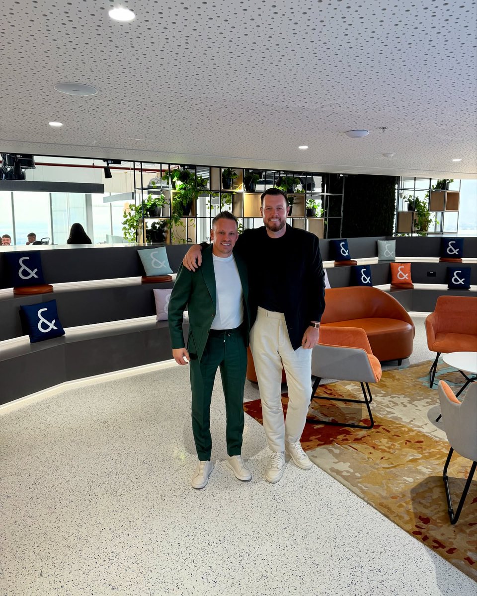 🌟 Success is Better Together 🌟

When it comes to benchmarking yourself for success in the Real Estate market in Dubai, Darren Murphy for me is the North ⭐ for that!

Around 13 years ago, myself and Carl were doing the interviews for new staff joining the business and when we