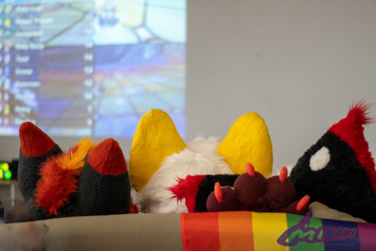 FURSUIT + GAMES = 💛
 
📸 <a href="/misakiAkenoY467/">Misaki 🐾ΘΔ 🏳️‍⚧️</a>