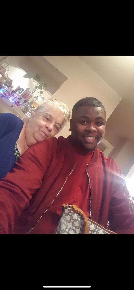 KingTweetLee's tweet photo. Love You Nana soooo sooo much 💔❣️❣️😢😢😢😢😢😢 🕊️ I know you watching over us now but I really wasn’t ready for you to go . Life is so different without you here 💔 Ima go visit Paris just for you ima make sure I get there I promise love you  . https://t.co/e1B2ik61MP