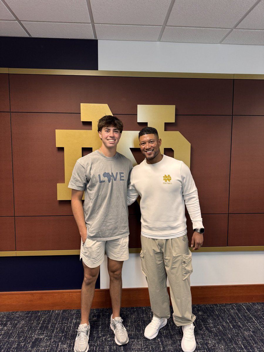 CalebConrad23's tweet image. BREAKING:
Teddy Jarrard, 4⭐️ 2027 QB, has committed to Notre Dame!
Jarrard is the #18 QB in the class of 2026 and the #35 overall player in Georgia.
He picks the Irish over Georgia, Ohio State, Michigan, and Penn State.
This is a MASSIVE pickup for Freeman and Notre Dame. ☘️