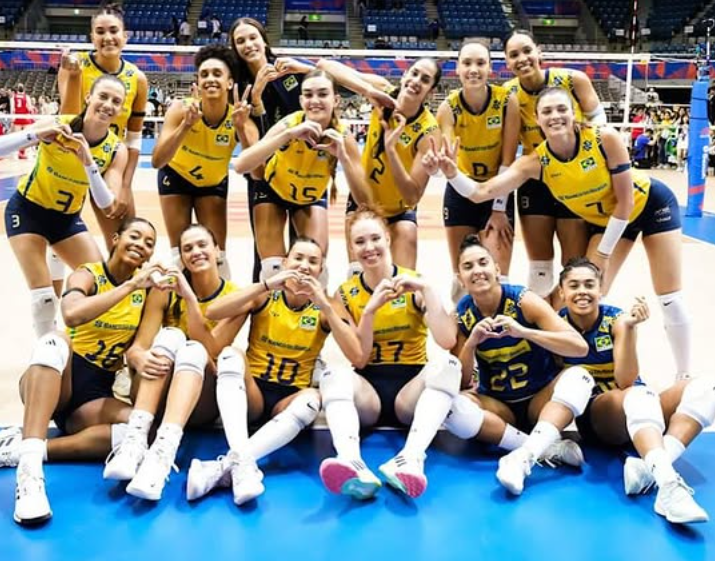 StatisticsVolei's tweet image. Maiores Pontuadoras (1 set)
Rosamaria: 6
Julia K: 3 (1 block)
Gabi: 3 (1 block)
Julia B: 2 (1 ace)
Diana: 2 (1 block)