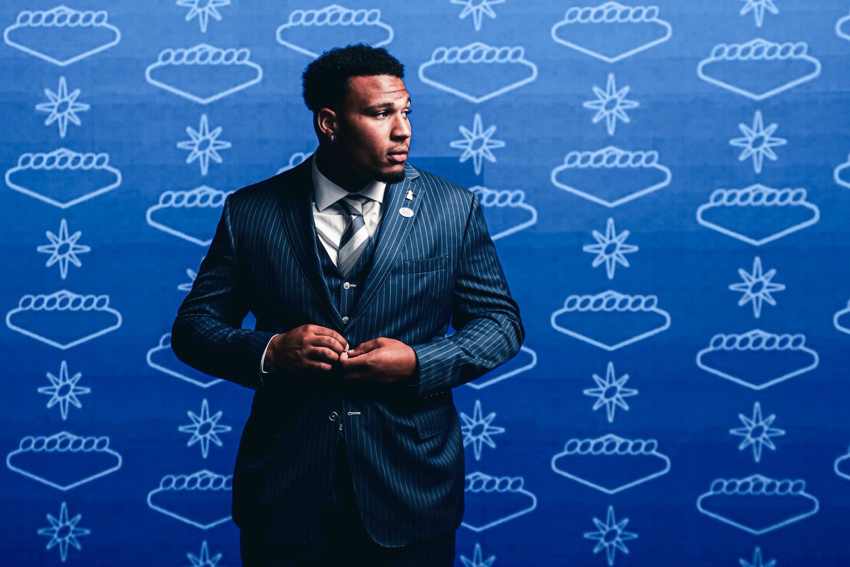 PennStateFball's tweet image. Suited up, cameras rollin’ 🎬