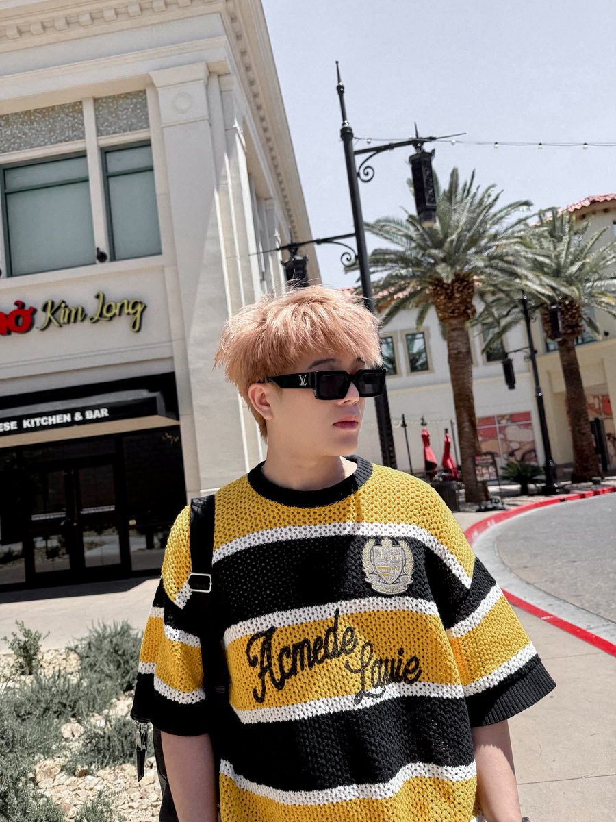 phwg_qa's tweet photo. Boyfriend material 

#RHYDERxAnhTraiSayHiConcertLasVegas
#RHYDERinLasVegas https://t.co/26LhhGMeoY