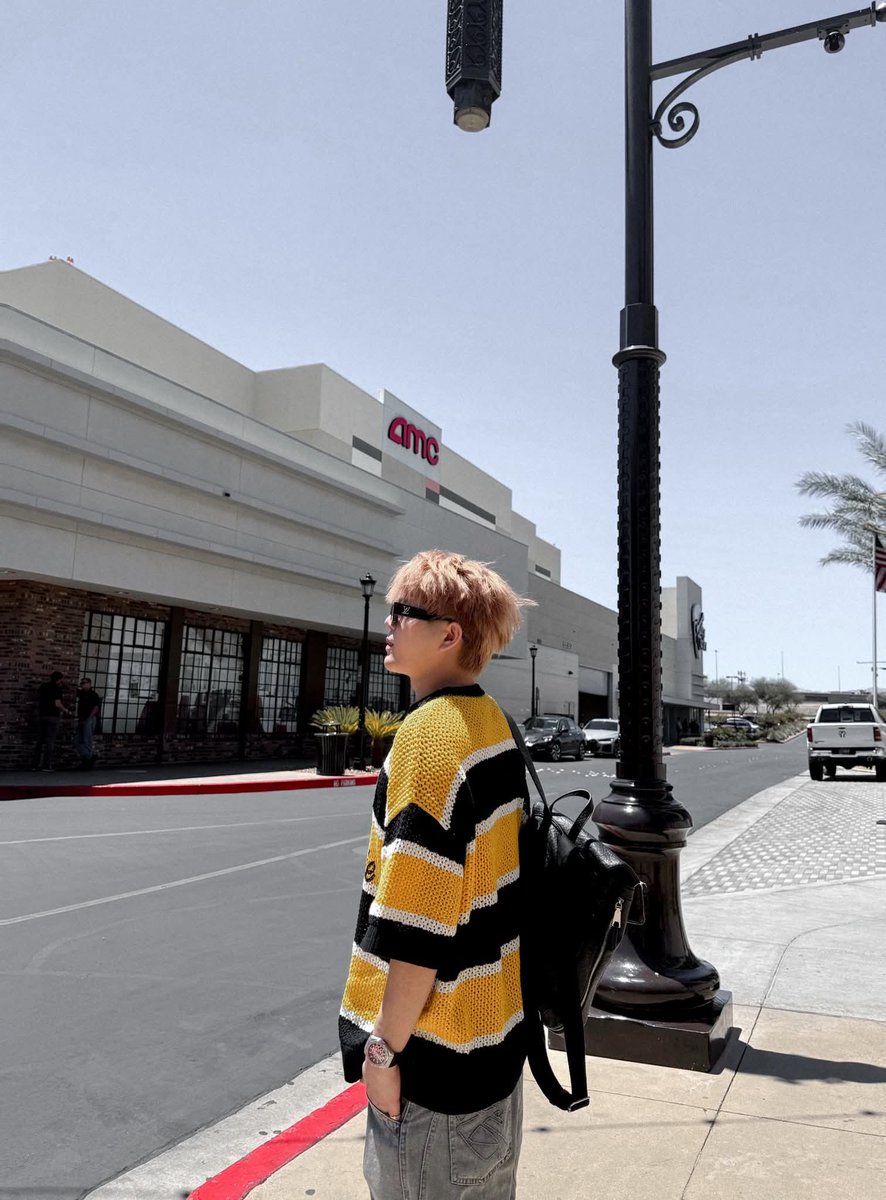 phwg_qa's tweet photo. Boyfriend material 

#RHYDERxAnhTraiSayHiConcertLasVegas
#RHYDERinLasVegas https://t.co/26LhhGMeoY