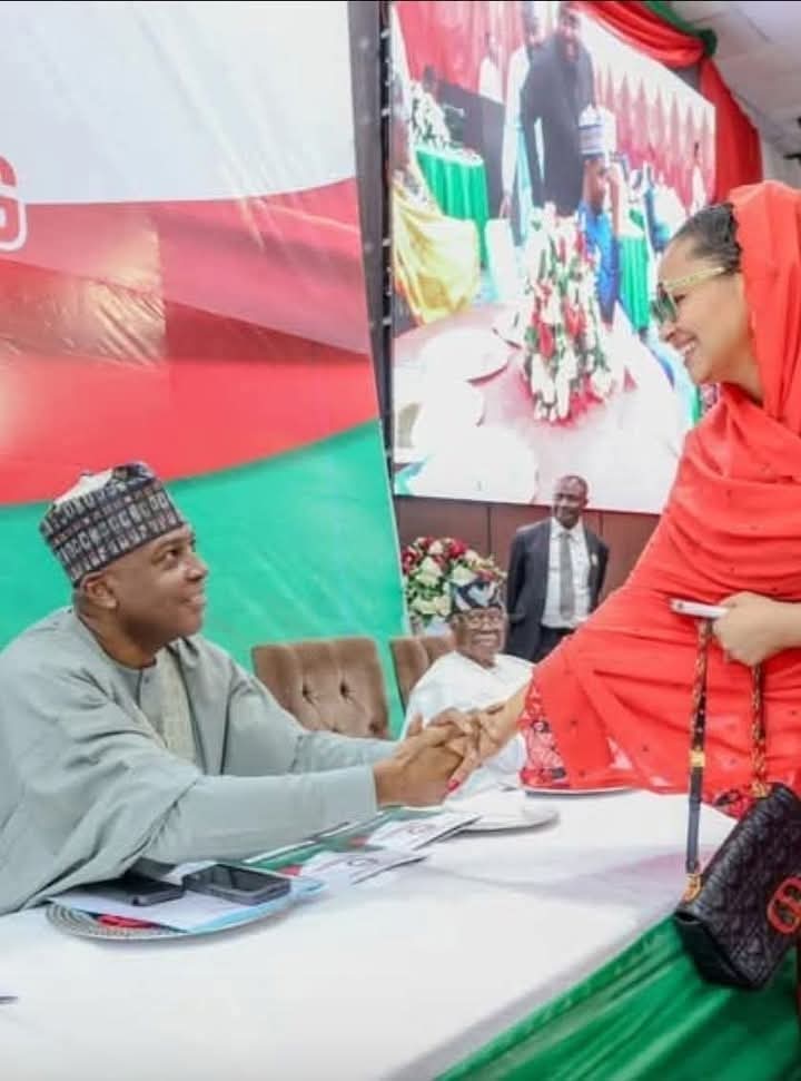 IbiShittu's tweet image. I hope Bukola Saraki is safe and there won't be story tomorrow 😂