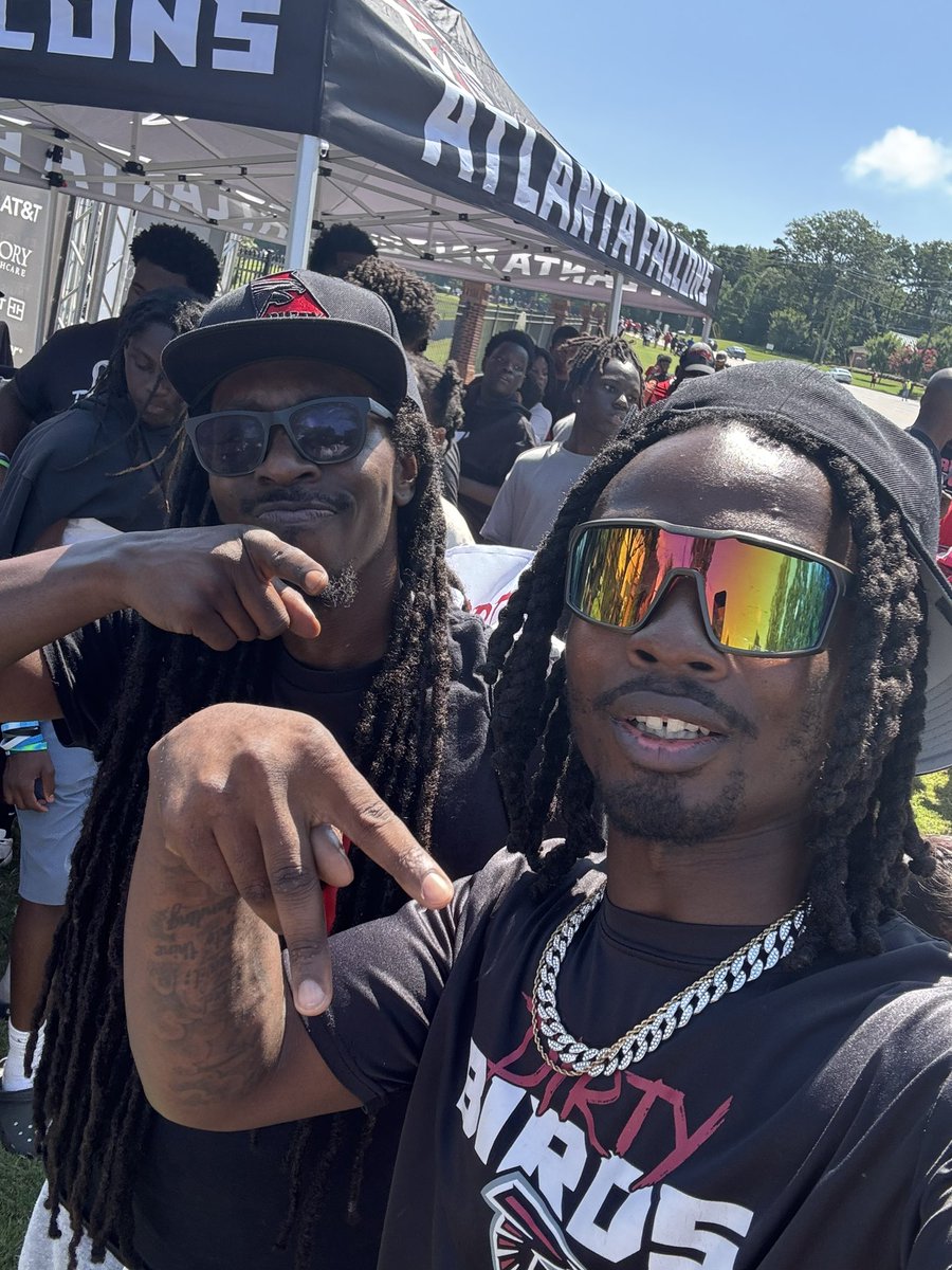 MR_ATLAG's tweet image. Chopping it with the real ones too @A1ROC @biglowkuntry