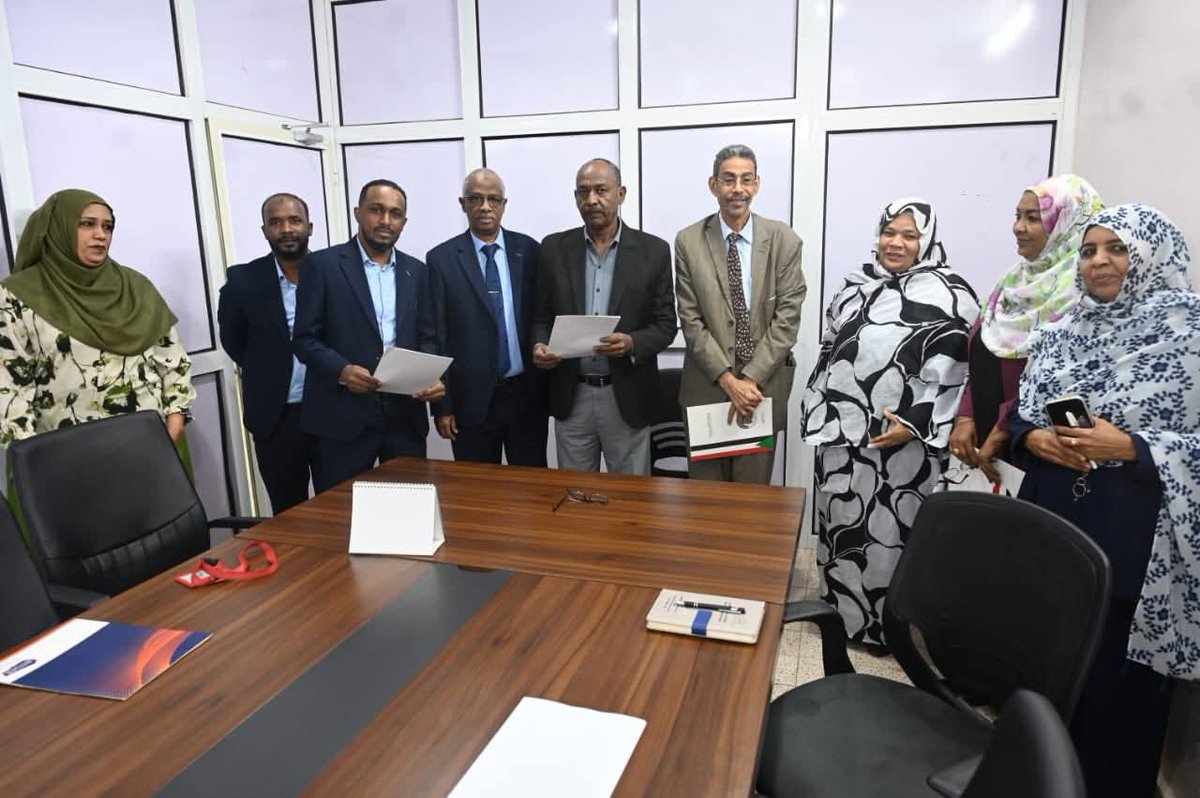 SudanFinance's tweet image. وزارة المالية توقع عقد خدمة إلكترونية مع بنك النيل الأزرق المشرق
تم اليوم بوزارة المالية والتخطيط الاقتصادي التوقيع على عقد خدمة إلكترونية مع بنك النيل الأزرق المشرق . وقّع عن وزارة المالية الأستاذ عبد المحسن أحمد نائب مديرعام ديوان الحسابات القومي فيما وقع عن البنك الأستاذ…
