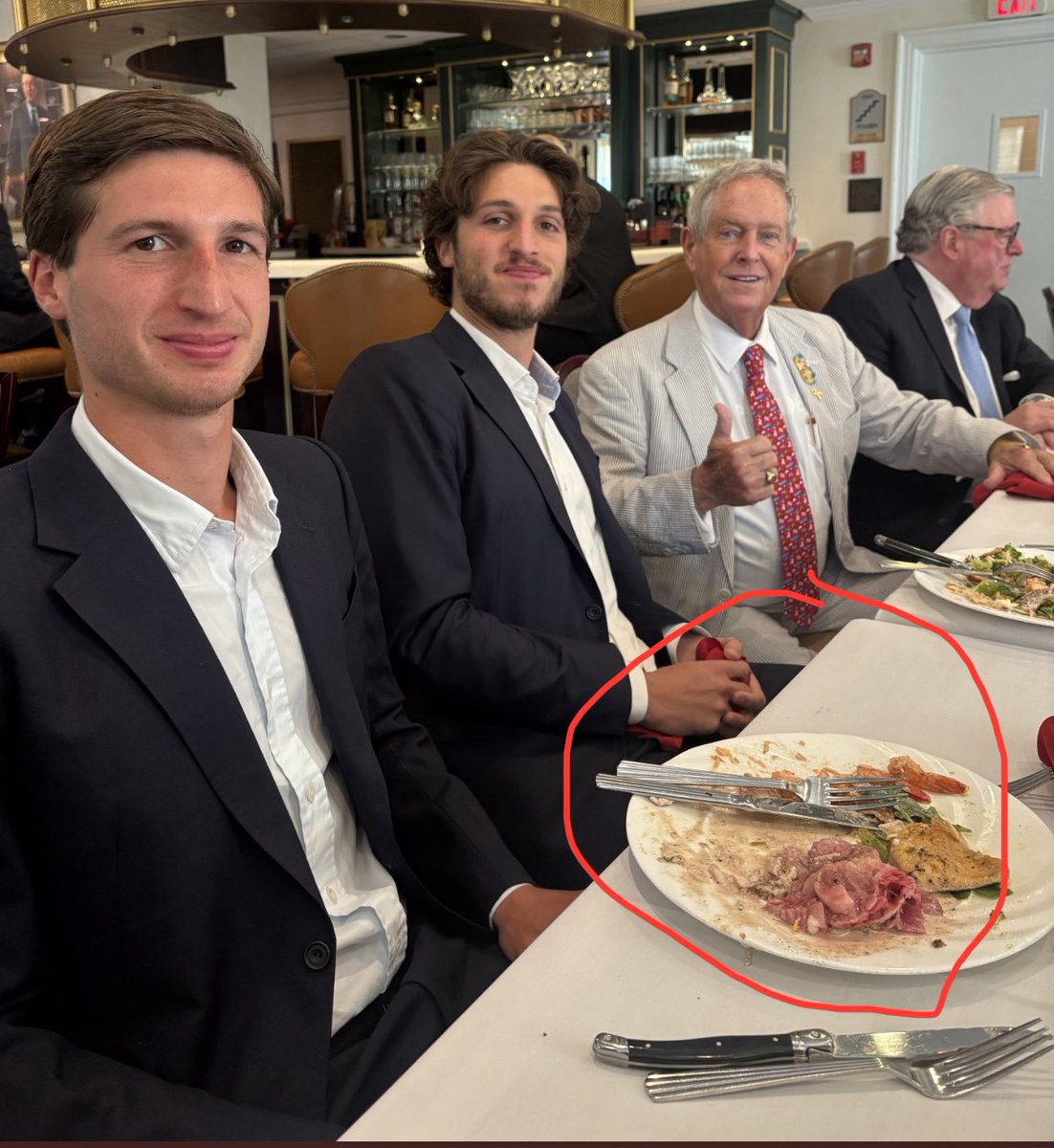syedamaheenkam's tweet image. Quick to accuse Qasim and Sulaiman of eating pork, but silent about the alcohol next to Nawaz Sharif?!