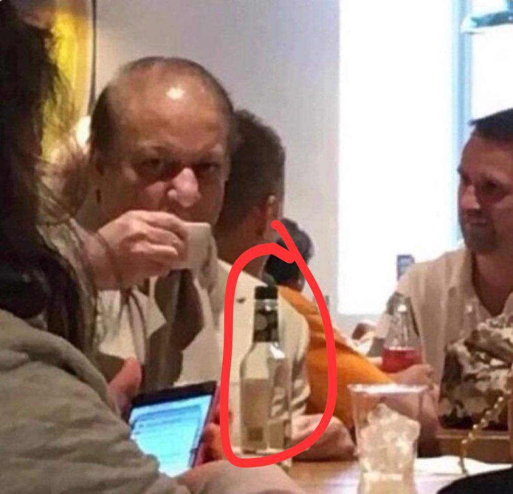 syedamaheenkam's tweet image. Quick to accuse Qasim and Sulaiman of eating pork, but silent about the alcohol next to Nawaz Sharif?!