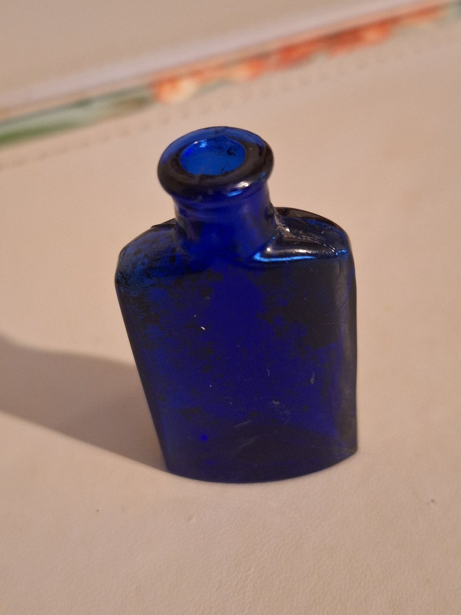 Hubby just dug this up in the garden. Such an interesting little find. Impressed with 'Bourjois' underneath. Looks like it's from the 1930's (checking online).