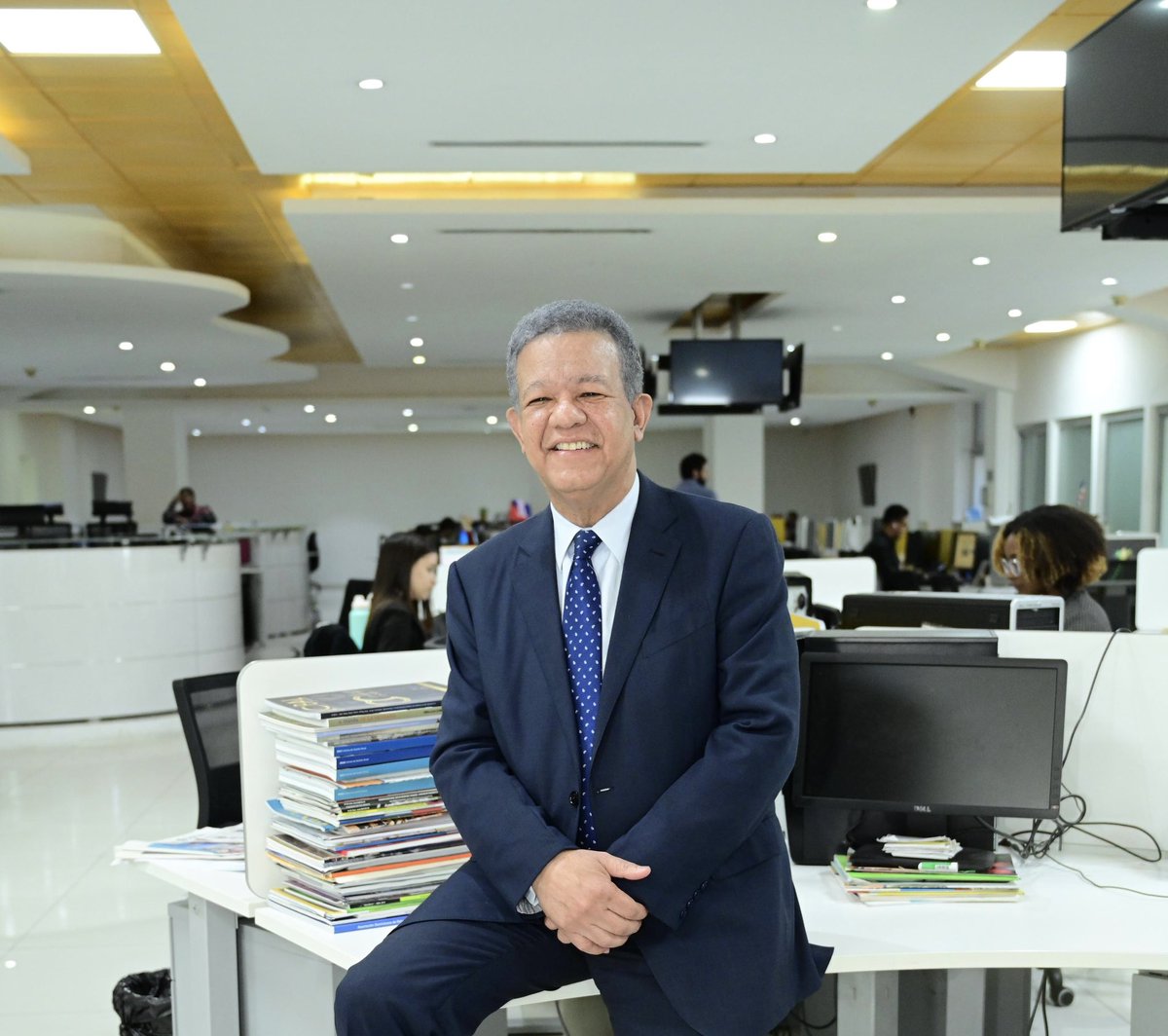 El país necesita dirección, no improvisación. Necesita decisiones firmes, no discursos vacíos. 

La gente no quiere más excusas: quiere resultados. Y eso solo lo garantiza un liderazgo con visión y experiencia, <a href="/LeonelFernandez/">Leonel Fernández</a>. 🇩🇴

#LaFuerzaQueTransforma