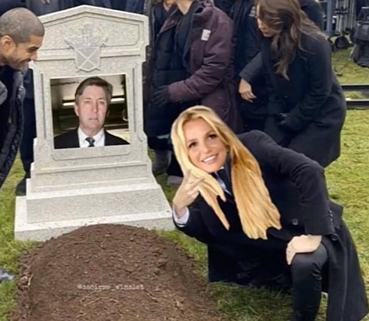 ItzBritneyWhore's tweet image. First Ozzy, then Hulk Hogan manifesting Jamie Spears next…