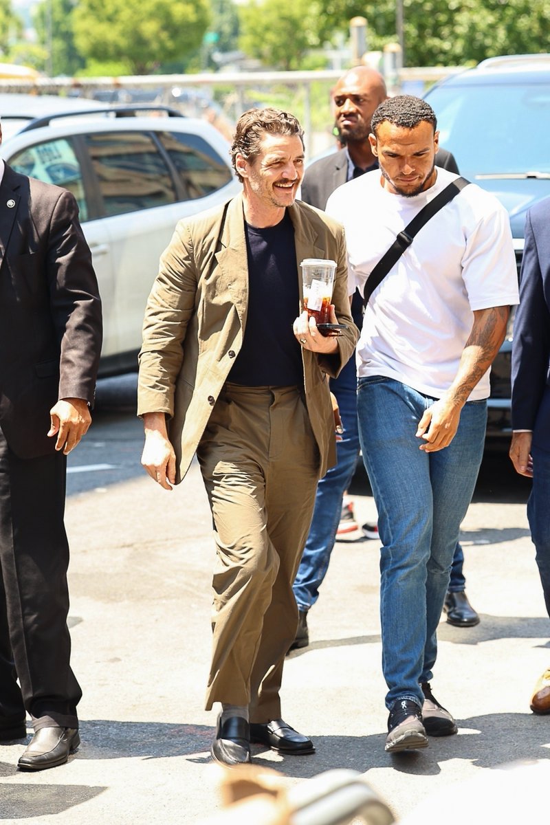 Pedro Pascal Photos tweet media