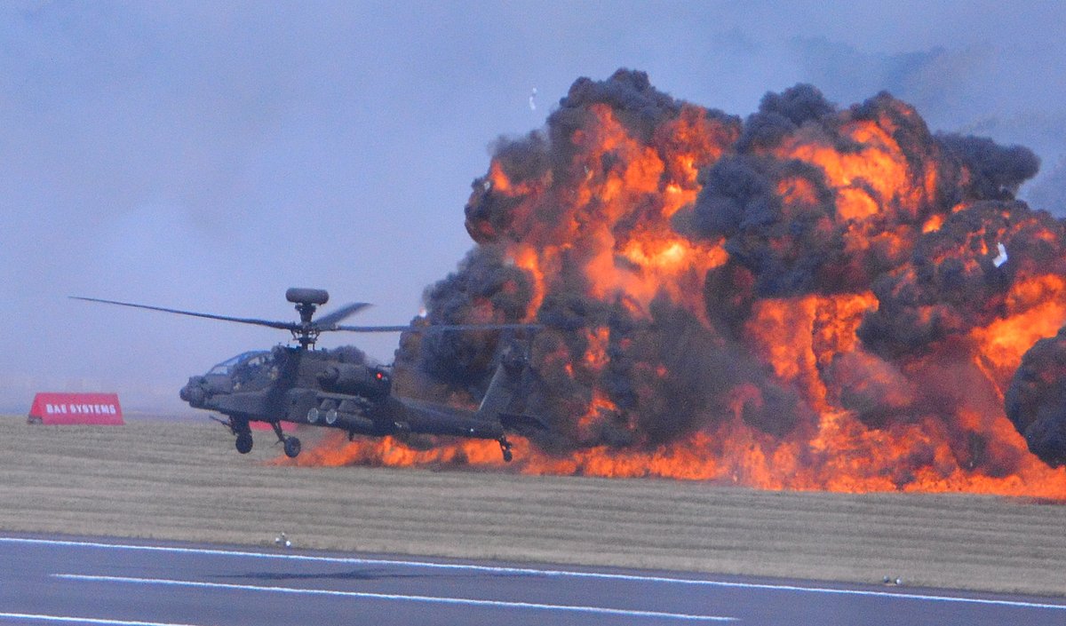 Mali_AvGeek's tweet image. #RIAT25 #Apache #Wildcat
Shout out to the Fire Crews who were unsung heroes after the Apaches and Wildcat blew up the airfield! π