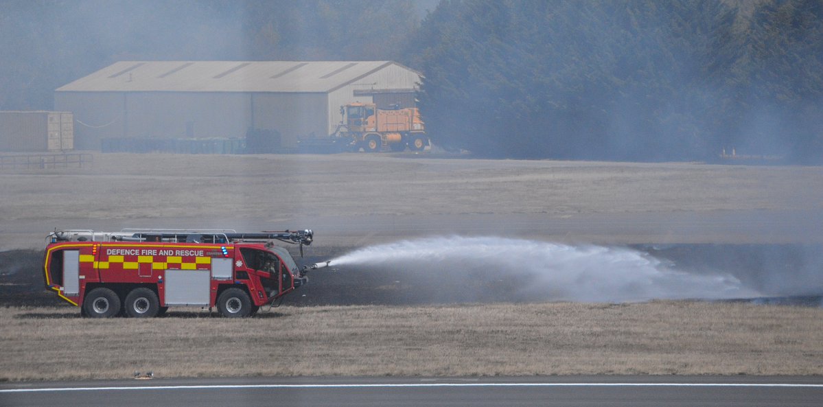 Mali_AvGeek's tweet image. #RIAT25 #Apache #Wildcat
Shout out to the Fire Crews who were unsung heroes after the Apaches and Wildcat blew up the airfield! π