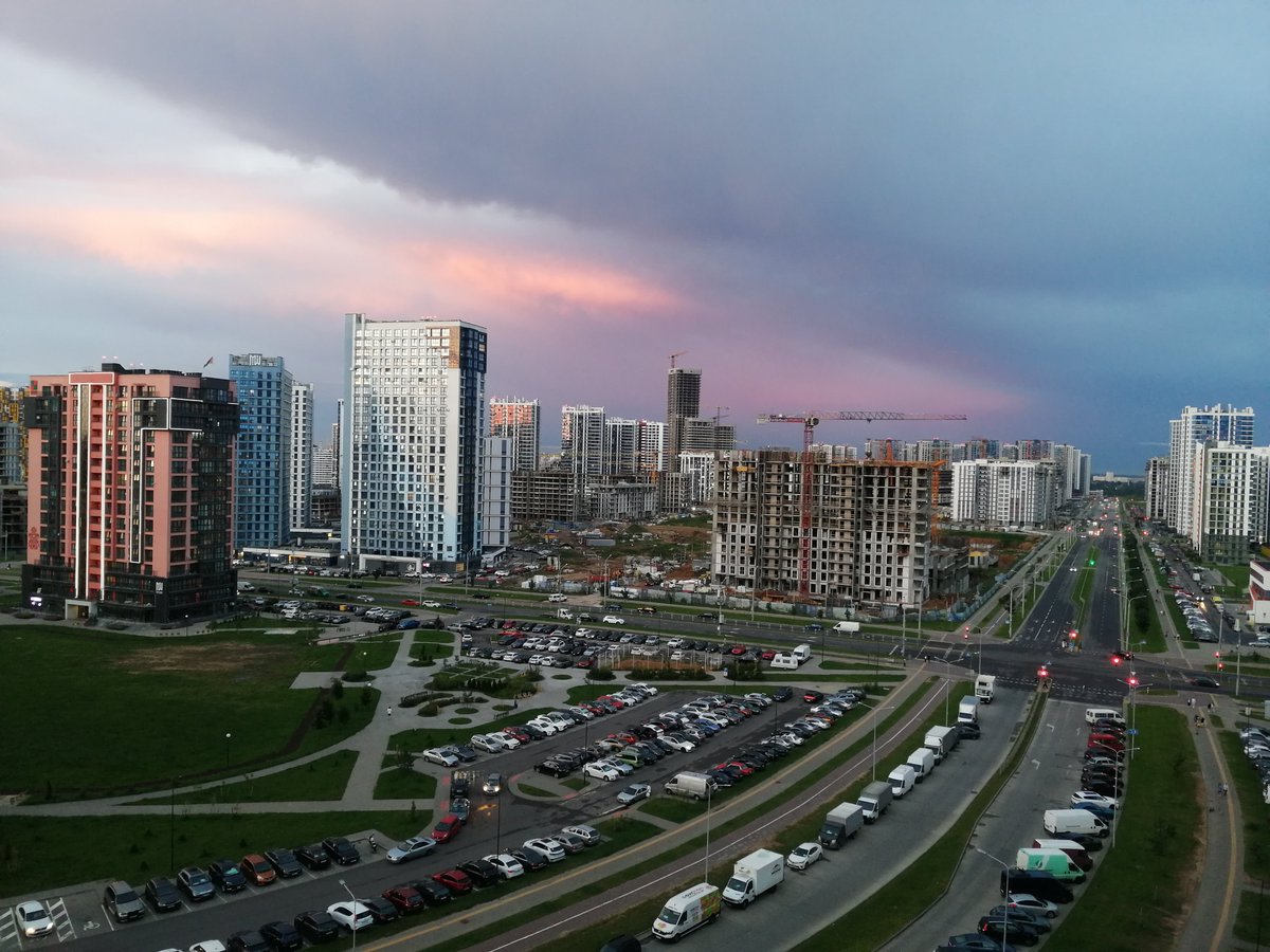 То ли до грозы, то ли после. Просто вид из окна