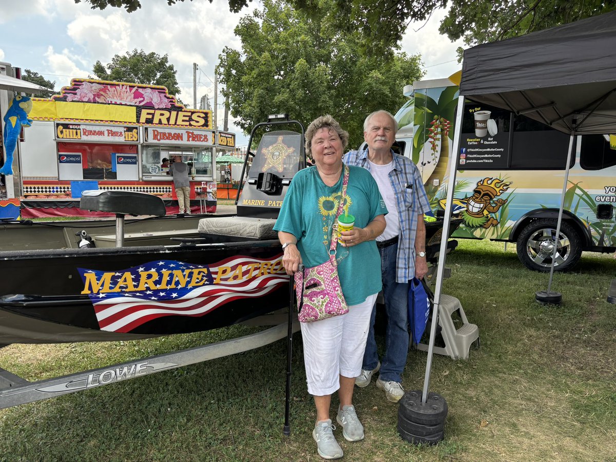 butlersheriff's tweet image. It’s hot outside—but hey, it’s summertime, and that means the Butler County Fair is here!! ☀️🎡
Need to cool off? The Lemonade Crew has you covered! 🍋🥤
You’ll find them at the Butler County Sheriff’s Office booth, serving up ice-cold lemonade for a great cause. These young…