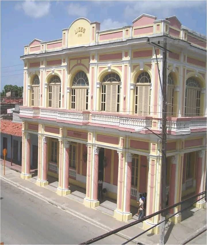 YaniselSanchez4's tweet image. El Centro Provincial de Patrimonio Cultural de #CiegodeAvila Felicita al colectivo del Museo de Artes Decorativas por su aniversario XXIII de fundado.
 🎉Muchas Felicidades y esperemos que pronto pueda reabrir sus puertas❤️
#patrimonioavileño 
#CiegoEn26 
#patrimoniocultural