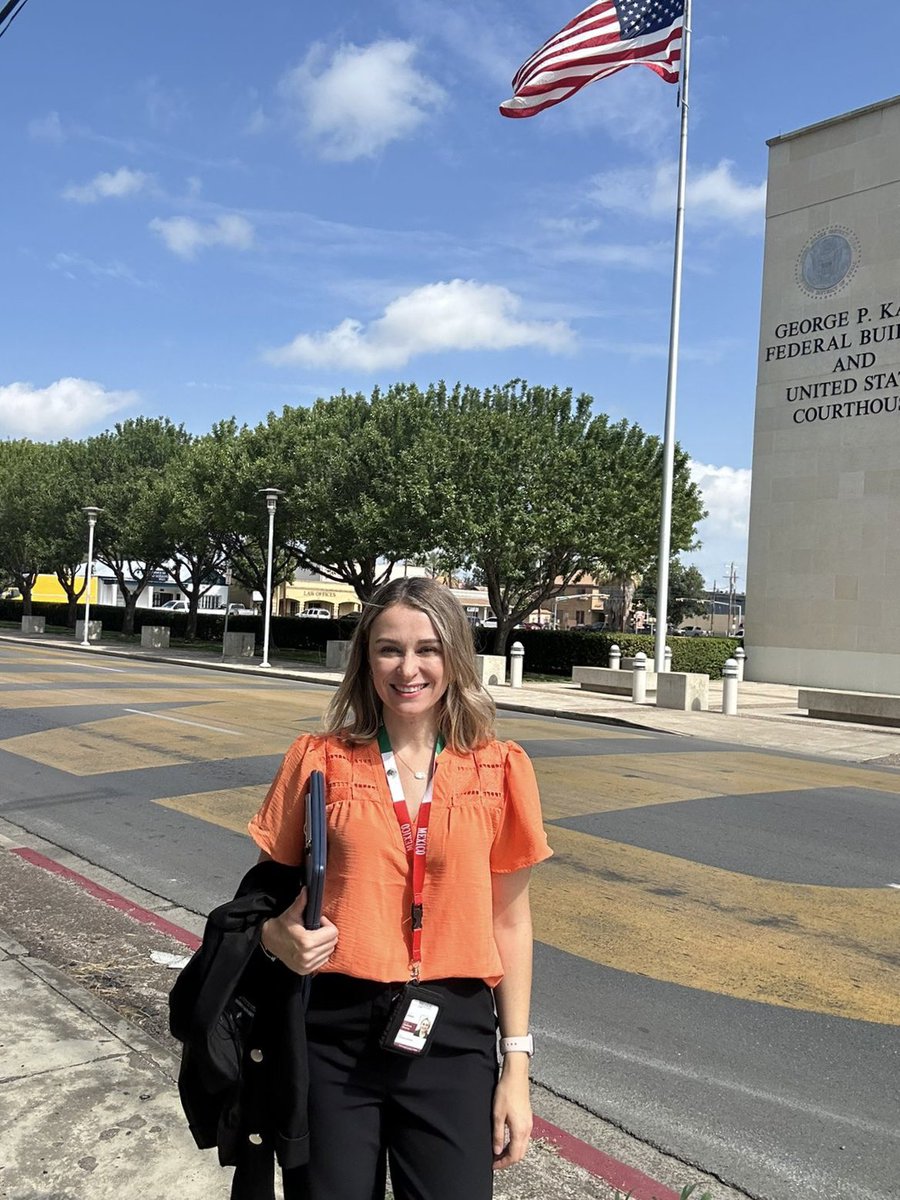 Consulmex Laredo (@consulmexlaredo) on Twitter photo Personal de Protección entrevistó hoy a 13 connacionales en la Corte Federal de #Laredo (10 hombres y 3 mujeres), con el propósito de informarles sobre sus derechos en audiencia y los recursos consulares disponibles a lo largo del proceso. <a href="/SRE_mx/">Relaciones Exteriores</a> #ConsuladosContigoMX Personal de Protección entrevistó hoy a 13 connacionales en la Corte Federal de #Laredo (10 hombres y 3 mujeres), con el propósito de informarles sobre sus derechos en audiencia y los recursos consulares disponibles a lo largo del proceso. <a href="/SRE_mx/">Relaciones Exteriores</a> #ConsuladosContigoMX