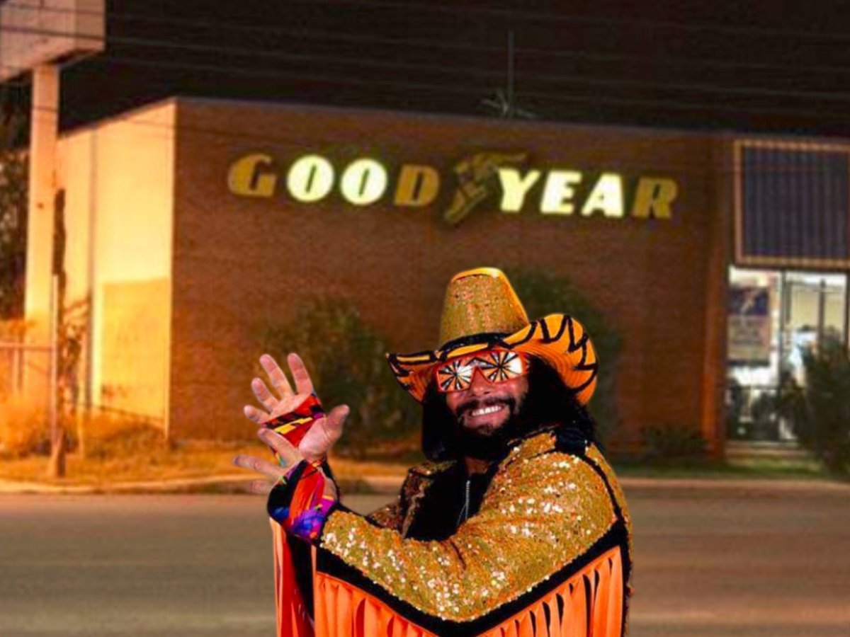 USMCLiberal's tweet image. I’m not a pro wrestling fan and I’m not really one to dance on a person’s grave.
So I won’t comment — directly — on the death of Hulk Hogan.
But I do like this meme…