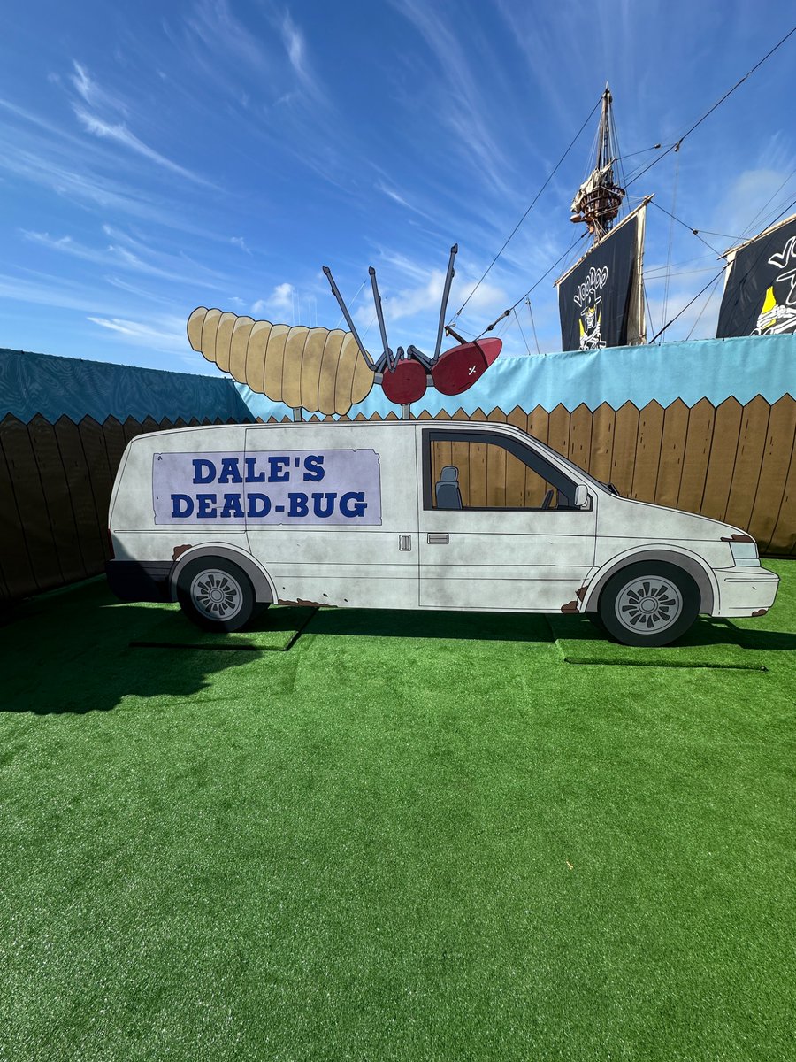 TheEricGoldman's tweet image. It sure is nice to visit with old friends in Arlen. #KingoftheHill #SDCC