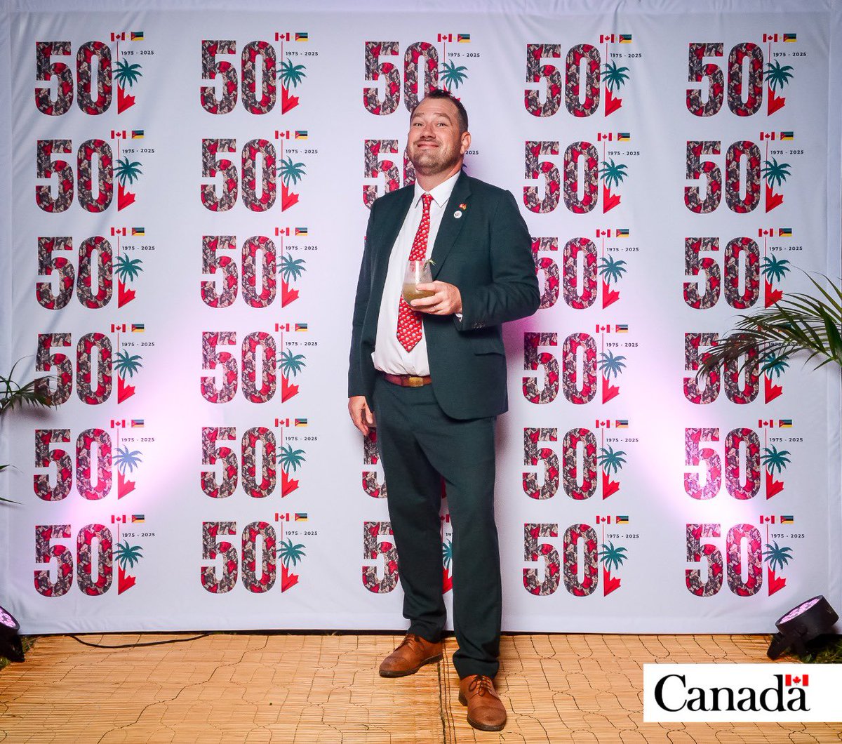 saranichollsCAN's tweet photo. Parabéns Gavin Nardocchio-Jones as he finishes up 4 years of🔥in diplomacy, culture, advocacy, comms &amp; political reporting @CanHCMozambique. Gavin is an enthusiastic connector of communities &amp; opportunities which will serve him well @CanadaBrazil! Obrigada Gavin! 🇨🇦🇲🇿🇦🇴🇸🇿FR⬇️ https://t.co/eaPdKu2ZjL